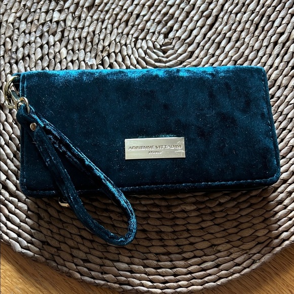 Adrienne Vittadini Deep Blue Velvet Wristlet - Picture 1 of 4